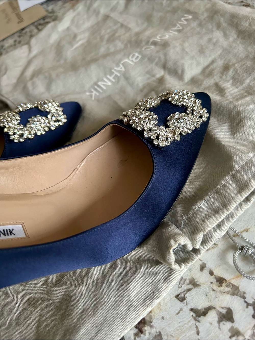 Manolo Blahnik Navy Satin Hangisi Pumps 105 - Picture 2 of 4